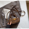 Vintage brown bowling handbag in glossy oil wax leather with adjustable shoulder strap - No Pendant / Brown