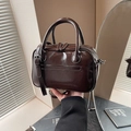 Borsa a mano in pelle marrone scuro con doppi manici e tracolla regolabile - Marrone
