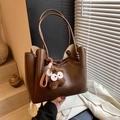 Bolso tote vintage marrón de gran capacidad en piel PU con colgante estrella - Con Colgante / Marrón