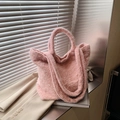 Borsa tote rosa in finta pelliccia peluche con un design minimalista ed elegante - Grande / Rosa Grande