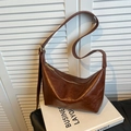 Borsa a tracolla vintage marrone scuro in pelle cerata con tracolla regolabile e capienza - Marrone Rosso