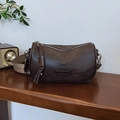 Sac cylindre rétro marron foncé avec large bandoulière tissée aux motifs vintage - Marron