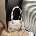Sac à main en cuir PU blanc crème avec nœud papillon et pendentif cœur argenté - Blanc (avec pendentif)