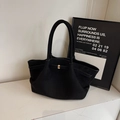 Bolso tote minimalista de ante negro con hebilla dorada y textura mate de alta calidad - Negro