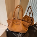 Bolso tote de ante marrón con hebilla decorativa para moda femenina y uso diario - Marrón