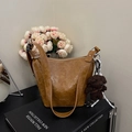 Retro brown bucket bag in textured PU leather with cute plush bear charm decoration - With Charm / Nut Brown