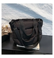 Borsa tote imbottita trapuntata nera con tracolla e dettagli in metallo - Nero