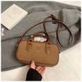 Brown vintage Boston pillow bag in PU leather with gold logo and detachable strap - Without Pendant / Brown No Pendant