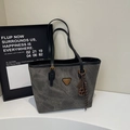 Sac cabas vintage gris fumé avec plaque en métal et breloque n¿ud marron - Avec Pendentif / Brun Foncé