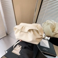 Sac à main nuage crème avec détails plissés et poignée fine en similicuir PU - Blanc