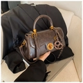 Retro dark brown leather handbag with gold twist lock and twisted rope keychain - With Charm / Brown