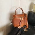 Borsa a secchiello vintage marrone con manico e tracolla regolabile in stile beauty-case - Marrone