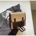 Detail des Vintage-Rucksacks in Beige und Kaffee aus Kunstleder mit praktischem Handgriff - Cremeweiß Kaffee Ohne Anhänger