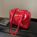 Sac à bandoulière en cuir verni rouge brillant avec doubles lanières élégantes - Rouge Vin Brillant / Bordeaux