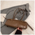 Sac baguette vintage marron chic en cuir mat avec une boucle dorée élégante - Brun Sans Pendentif