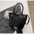 Bolso tote clásico de cuero negro con herrajes dorados y correa larga ajustable - Negro sin Colgante