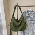 Borsa tote minimalista in velluto a coste verde scuro con coulisse e cerniera - Verde