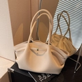 Borsa tote a ala pieghettata bianco panna con trama litchi e fibbie dorate lucide - Bianco Sporco