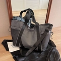 Bolso de viaje grande en nailon gris oscuro con logo NOBO y bolsillos de red - Gris