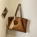 Borsa tote vintage marrone caramello con motivo trapuntato, portamonete e nastro crema - Marrone