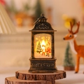 Detalle de farol navideño vintage con escena interna sobre base de madera - Santa Claus