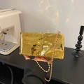 Elegante bolso de mano dorado plisado con cadena de perlas para eventos nocturnos - Dorado (Sin Asa)
