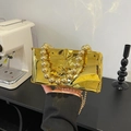 Bolso de fiesta acrílico dorado con asa de perlas grandes y cadena de hombro fina - Dorado (Con Asa)