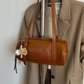 Borsa a bauletto vintage in pelle marrone con lettere a sbalzo e ciondolo da baseball - Con Ciondolo / Marrone