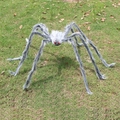 Ragno gigante di peluche grigio con occhi rossi per decorazione Halloween - 125cm / Bianco Sporco