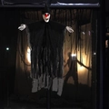 Halloween Hänge-Clown Totenkopf Geist mit schwarzem Spitzhut und roter Nase - Rote Nase Hut Schwarzer Geist (LF-03)