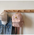 Roze mini rugzak met berenprint, litchi textuur en gouden blad ritsen aan een haak - Roze Zonder Hanger