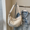 Bolso hobo acolchado beige con correa ancha y tirador de cremallera de cuerda - Blanco Roto