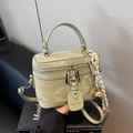 Borsa a scatola retrò verde chiaro con manico e morbida texture effetto scamosciato - Verde