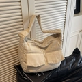 Bolso tote acolchado beige con bolsillos dobles grandes y correa de hombro acolchada chic - Blanco Roto