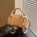 Sac à main Boston beige minimaliste avec doubles poignées et bandoulière réglable - Khaki