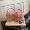 Set borsa a tracolla in tweed rosa con catena dorata e texture raffinata - Grande / Rosa acqua grande