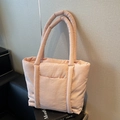 Borsa tote trapuntata rosa pesca con spalline imbottite e tasca anteriore - Rosa