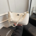 Borsa a spalla minimalista in pelle bianco crema con chiusura a rotazione in argento vintage - Grande / Bianco Sporco