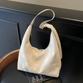 Borsa hobo bianco crema con texture marmorizzata e tracolla regolabile chic - Bianco Sporco (Motivo a Nuvola)