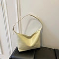 Sac hobo beige minimaliste en similicuir brillant avec bandoulière réglable pratique - Vert Sans Pendentif