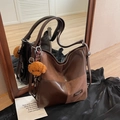 Borsa tote vintage marrone patchwork con ciondolo a orsetto e tracolla regolabile - caffè