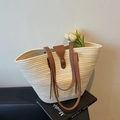 Bolso tote de paja beige con correas de cuero sintético marrón y detalle de hebilla - Blanco