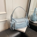 Petit sac carré en cuir verni bleu clair avec poches multiples et zips à pompons - Bleu