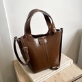 Bolso bombonera marrón brillante vintage con asas y correa de hombro ajustable chic - Sin colgante / Marrón
