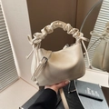 Borsa a tracolla beige capiente con manico arricciato e dettagli a fiocco - Bianco Sporco