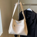 Retro cremeweiße große PU-Leder Schultertasche mit praktischer Reißverschlusstasche - Altweiß