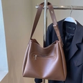 Braune Vintage Bucket Bag aus Kunstleder mit breitem Gurt und Reißverschlussfach - Schultertasche Große Kapazität (Kaffee) / Kaffee