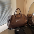 Grande borsa da viaggio marrone scuro in ecopelle con tracolla rimovibile e manico morbido - caffè