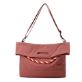 Détail du sac de voyage rouge brique avec cordes tressées et bandoulière amovible - Rouge baie