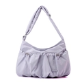 Dettaglio borsa a tracolla in nylon lavanda con coulisse a pieghe e fibbia in metallo - Lavanda
